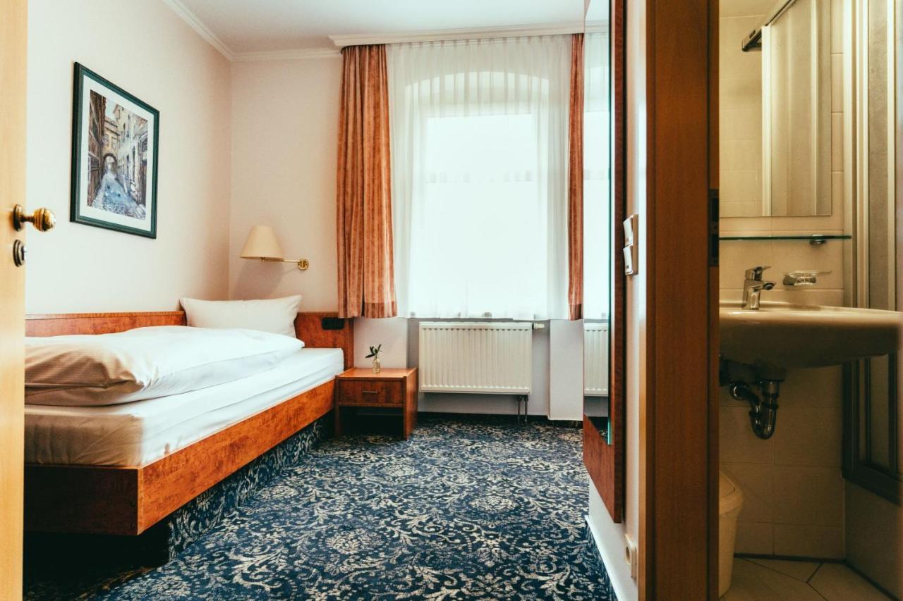 Landhotel Classic Oranienburg Exterior photo