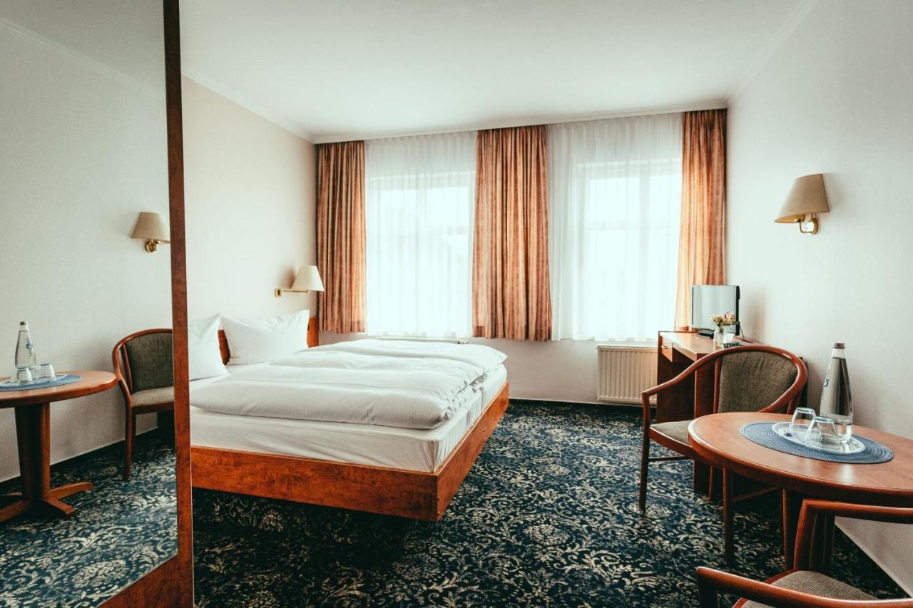 Landhotel Classic Oranienburg Exterior photo